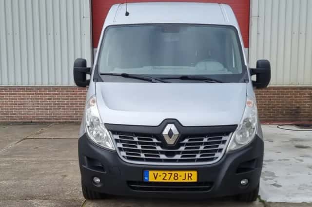 Renault Master (2017) thumbnail 2