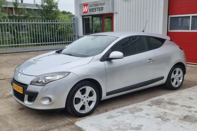 Renault Mégane (2009) thumbnail 2