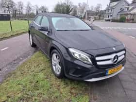 Mercedes-Benz GLA thumbnail 2