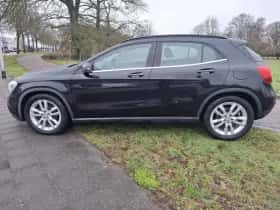 Mercedes-Benz GLA thumbnail 4