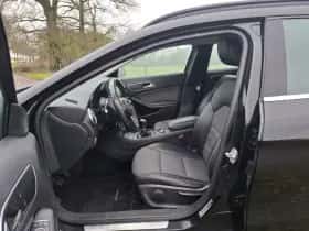 Mercedes-Benz GLA thumbnail 7