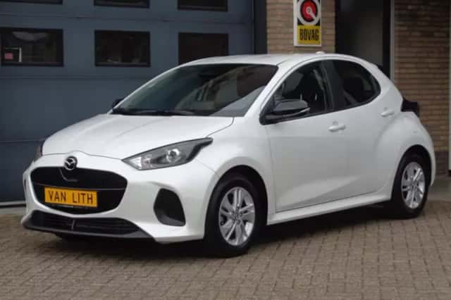 Mazda 2 Hybrid (2024) thumbnail 2