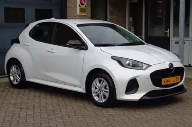 Mazda 2 Hybrid (2024) thumbnail 3