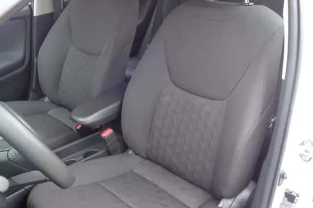 Mazda 2 Hybrid (2024) thumbnail 5