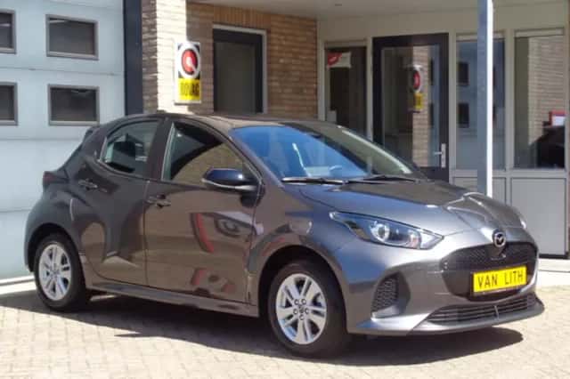 Mazda 2 Hybrid (2024) thumbnail 3