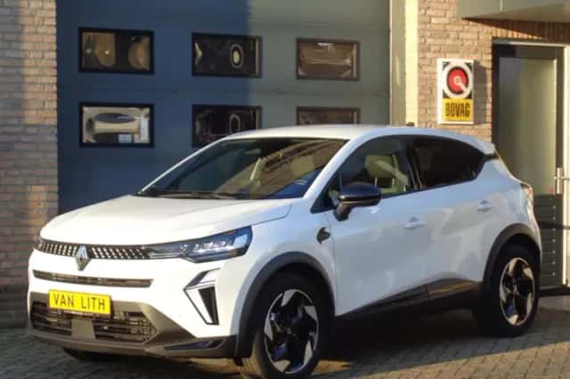 Renault Captur (2025) thumbnail 2