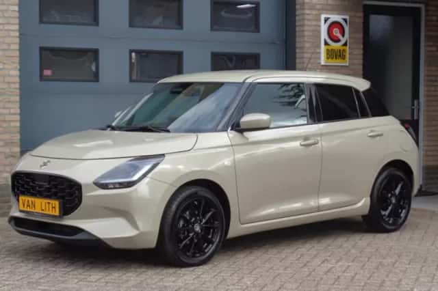 Suzuki Swift (2025) thumbnail 2