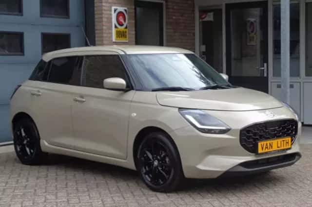 Suzuki Swift (2025) thumbnail 3