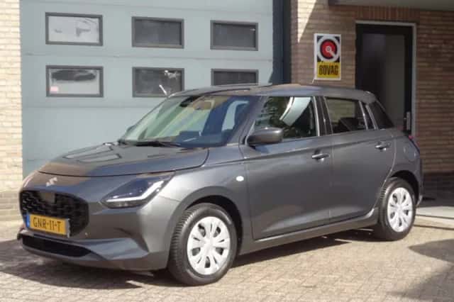 Suzuki Swift (2024) thumbnail 2