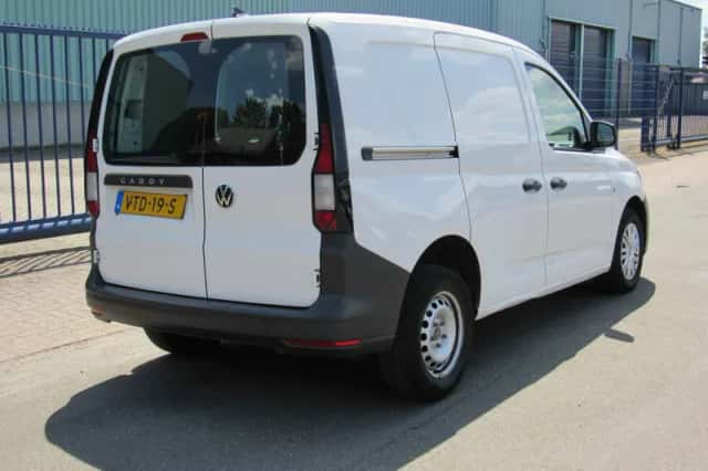 Volkswagen Caddy (2022) thumbnail 3