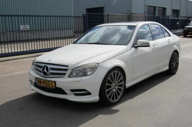 Mercedes-Benz C-Klasse (2010) thumbnail 4