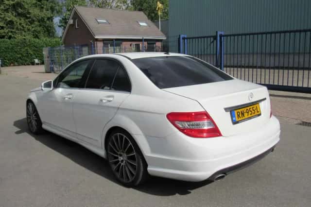 Mercedes-Benz C-Klasse (2010) thumbnail 2