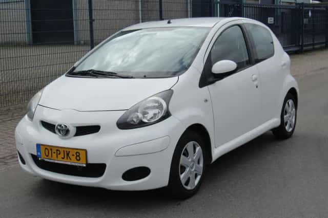 Toyota Aygo (2011) thumbnail 4