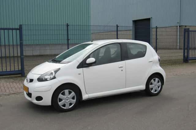 Toyota Aygo (2011) thumbnail 6