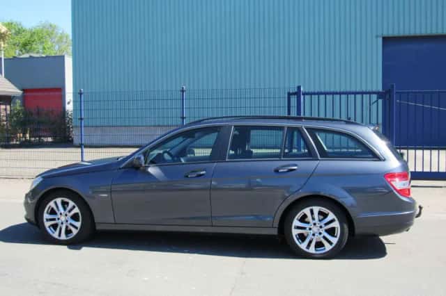 Mercedes-Benz C-Klasse (2010) thumbnail 3