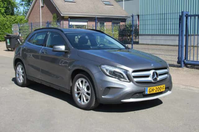 Mercedes-Benz GLA (2014) thumbnail 1