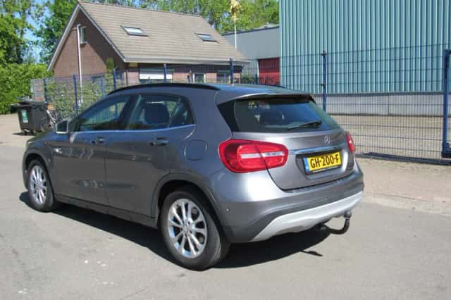 Mercedes-Benz GLA (2014) thumbnail 3