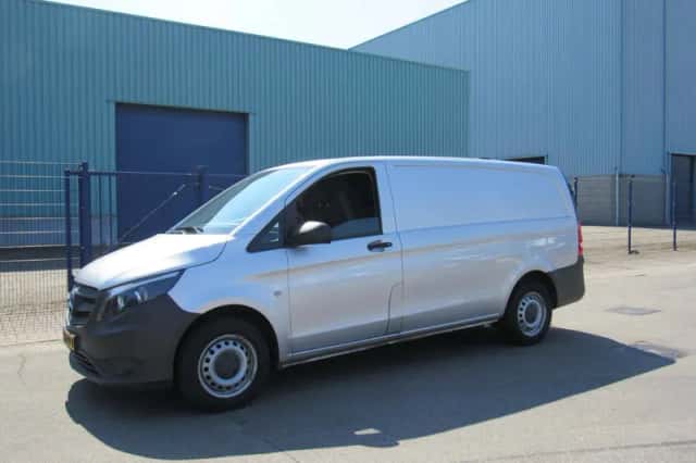 Mercedes-Benz Vito (2022) thumbnail 5