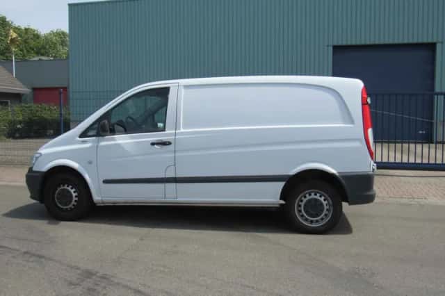 Mercedes-Benz Vito (2013) thumbnail 2