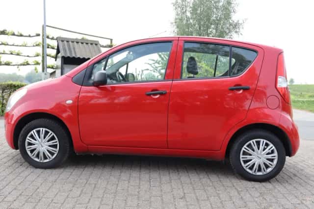 Suzuki Splash (2012) thumbnail 6