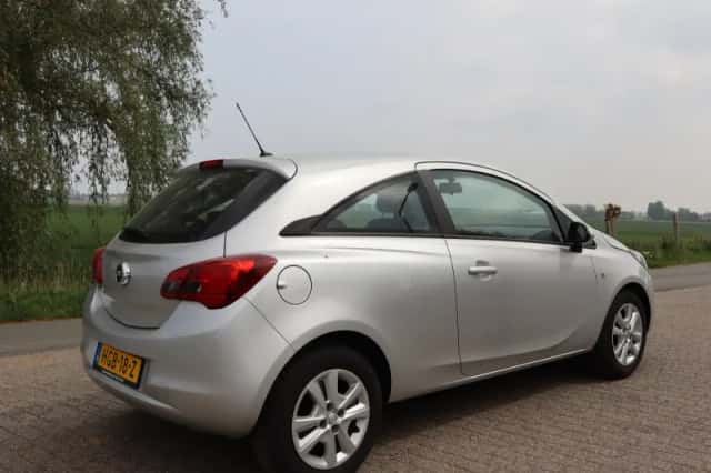 Opel Corsa (2016) thumbnail 3