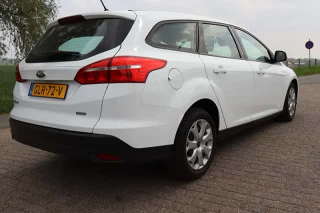 Ford Focus (2017) thumbnail 3