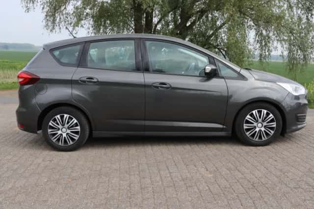 Ford C-Max (2017) thumbnail 2