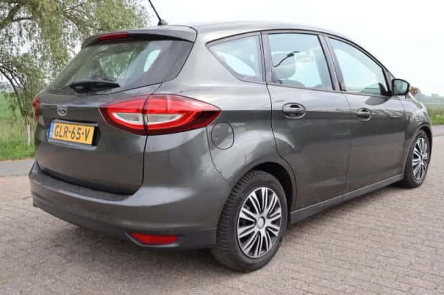 Ford C-Max (2017) thumbnail 3