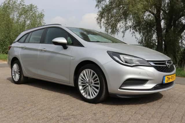 Opel Astra (2018) thumbnail 1