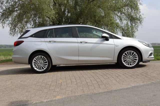 Opel Astra (2018) thumbnail 2