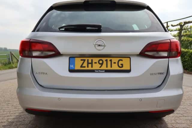 Opel Astra (2018) thumbnail 4
