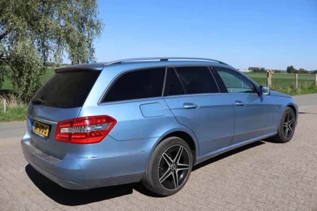 Mercedes-Benz E-Klasse (2011) thumbnail 3