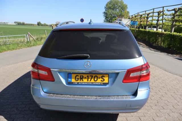 Mercedes-Benz E-Klasse (2011) thumbnail 4