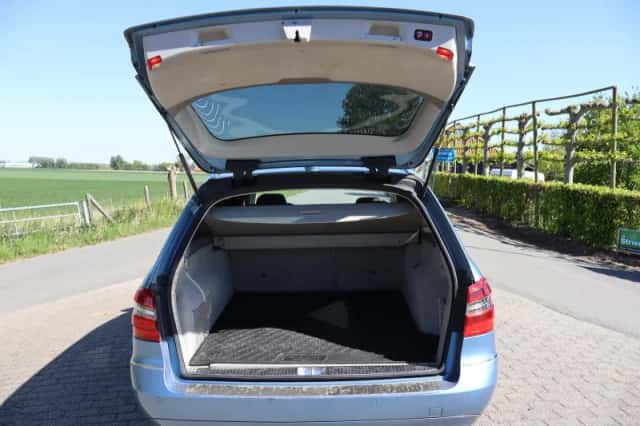 Mercedes-Benz E-Klasse (2011) thumbnail 5