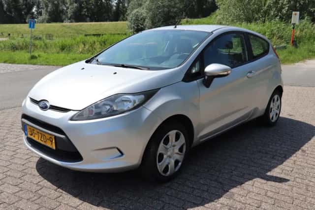 Ford Fiesta (2012) thumbnail 1