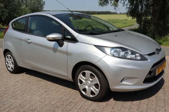 Ford Fiesta (2012) thumbnail 3