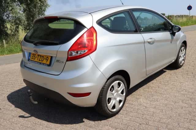 Ford Fiesta (2012) thumbnail 5