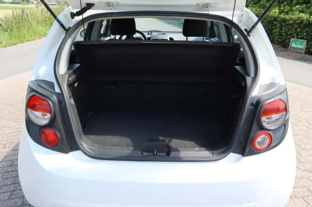 Chevrolet Aveo (2011) thumbnail 5