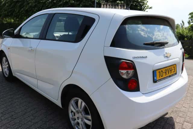 Chevrolet Aveo (2011) thumbnail 6