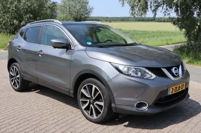 Nissan Qashqai (2015) thumbnail 3