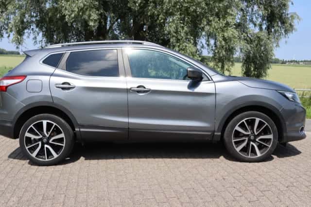 Nissan Qashqai (2015) thumbnail 4