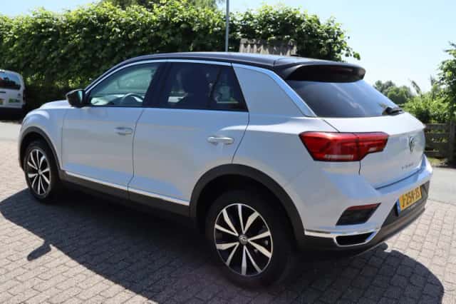 Volkswagen T-Roc (2018) thumbnail 6