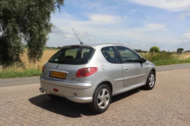 Peugeot 206 (2003) thumbnail 3