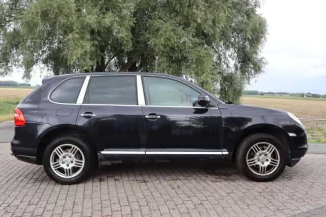 Porsche Cayenne (2007) thumbnail 2