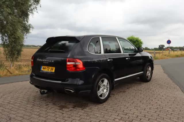 Porsche Cayenne (2007) thumbnail 3