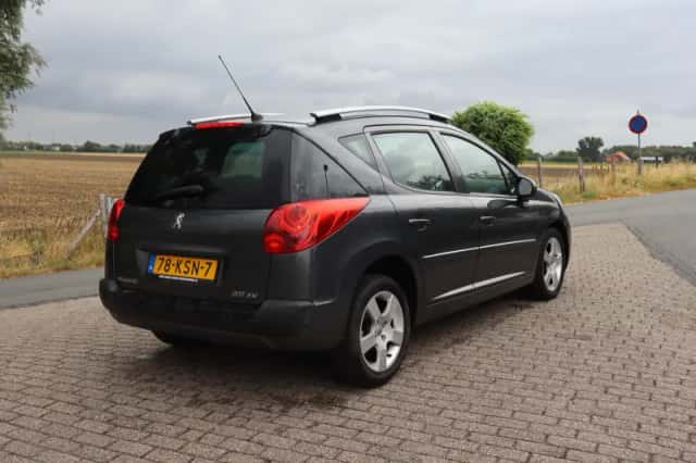 Peugeot 207 (2010) thumbnail 3