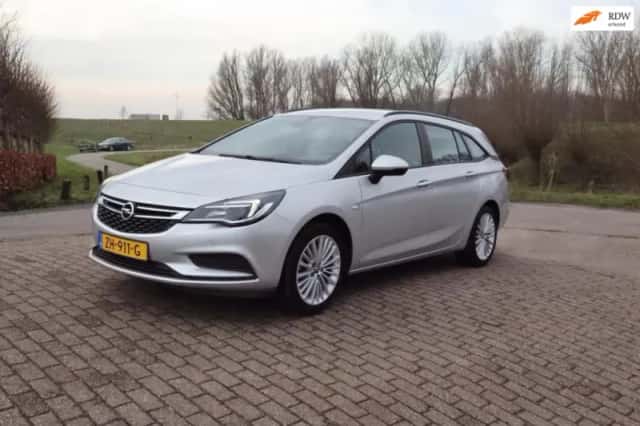 Opel Astra (2018) thumbnail 1