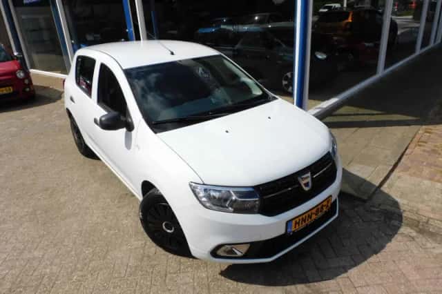 Dacia Sandero (2018) thumbnail 2