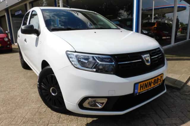 Dacia Sandero (2018) thumbnail 3