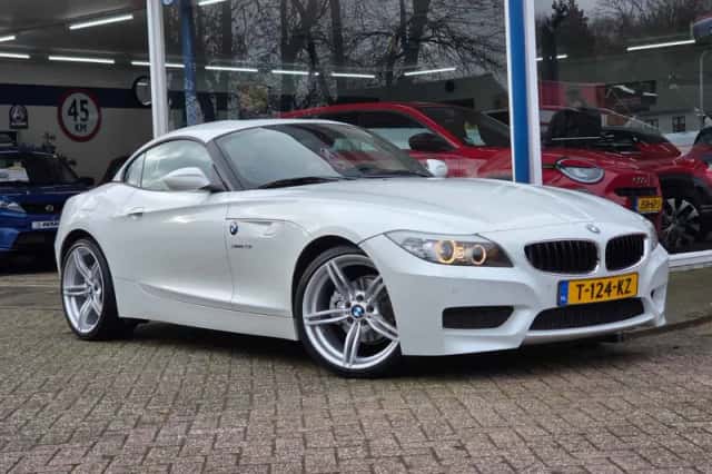 BMW Z4 (2012) thumbnail 2